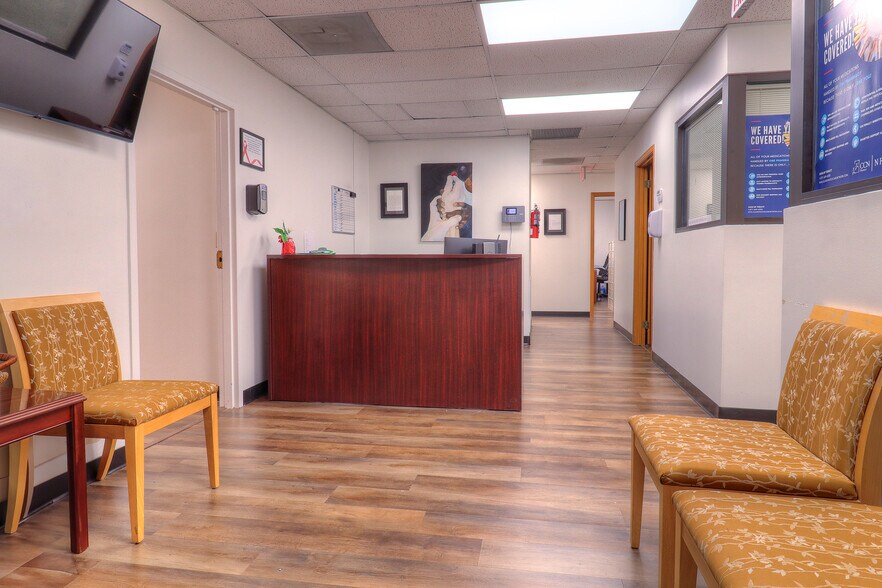More Photos Of 2715 Oak St, Jacksonville Medical For Lease
