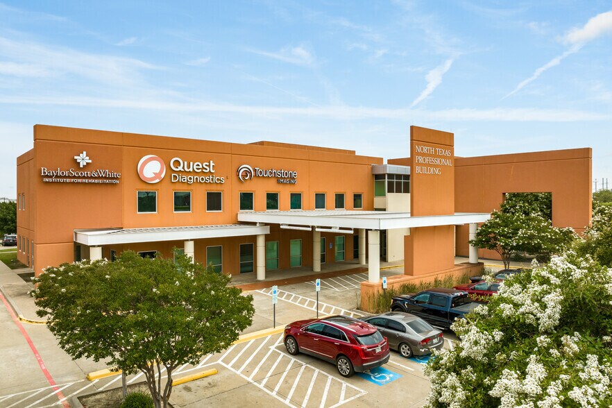 More Photos Of 2817 S Mayhill Rd, Denton Medical For Lease