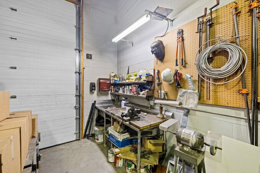 More Photos Of 622 N Central St, Knoxville General Retail For Sale