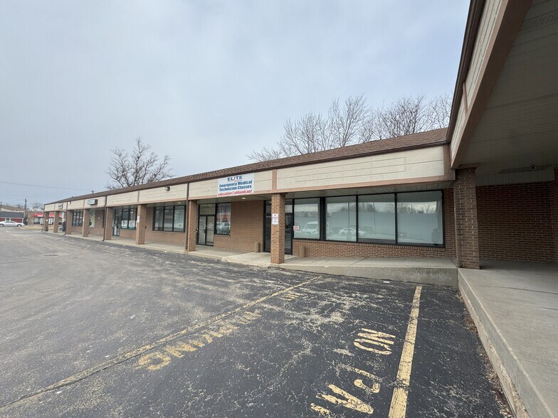 More Photos Of 111 S Lincolnway, North Aurora Unknown For Lease