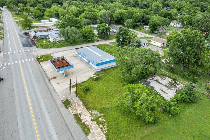 More Photos Of 101 S Main Street, Spavinaw Restaurant For Sale