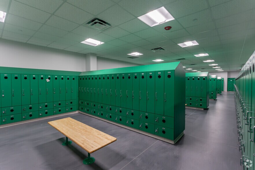More Photos Of 3150 Barry Dr, Portland Manufacturing For Sale