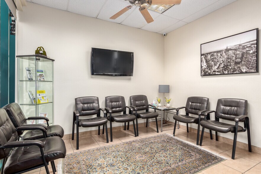 More Photos Of 4045 E Union Hills Dr, Phoenix Medical For Lease