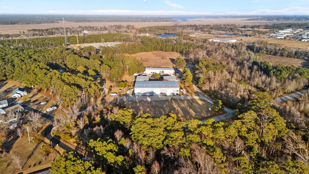 More Photos Of 301 Facility Dr, Newport Warehouse For Sale