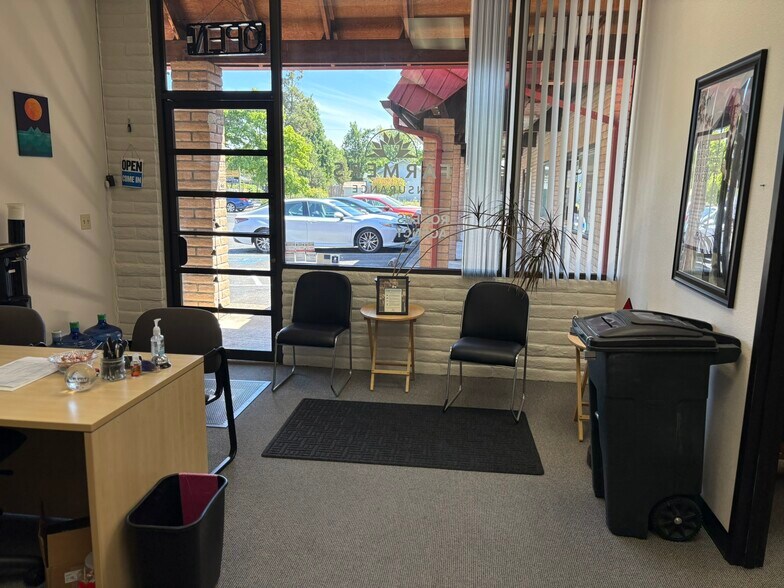 More Photos Of 1150-1190 Garfield St, Eugene Office For Sale