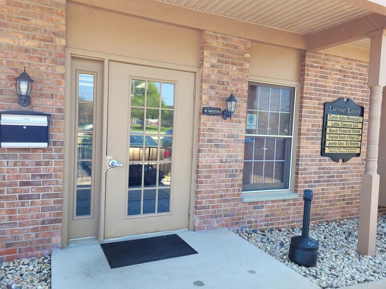 More Photos Of 1333 College Ave, South Milwaukee Medical For Lease