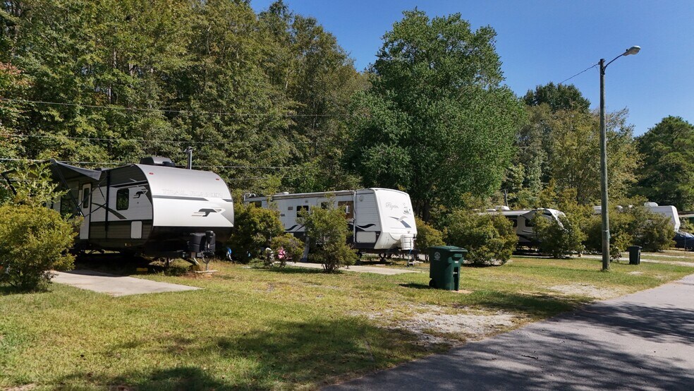 More Photos Of 114 Trailer Park Dr, Macon-Bibb Manufactured Housing Mobile Home Park For Sale