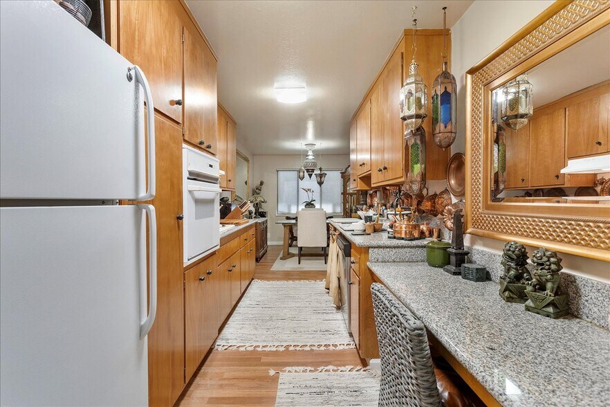 More Photos Of 561 Oakland Ave, Oakland Apartments For Sale