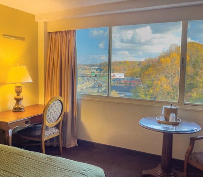 More Photos Of 3024 E Independence Blvd, Charlotte Hotel For Sale