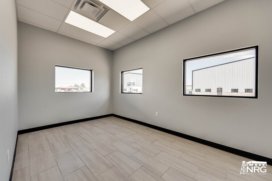 More Photos Of 1208 S Midland Dr, Midland Warehouse For Lease