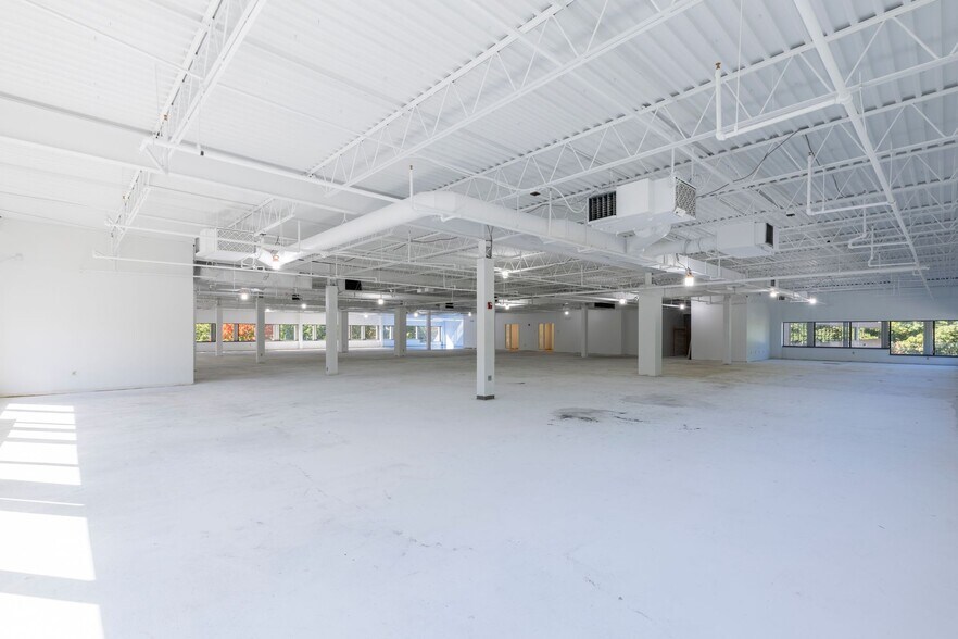 More Photos Of 6 Riverside Dr, Andover Research And Development For Lease