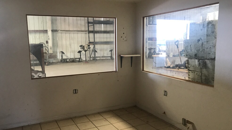More Photos Of 5461 NW Highway 70, Arcadia Industrial For Sale