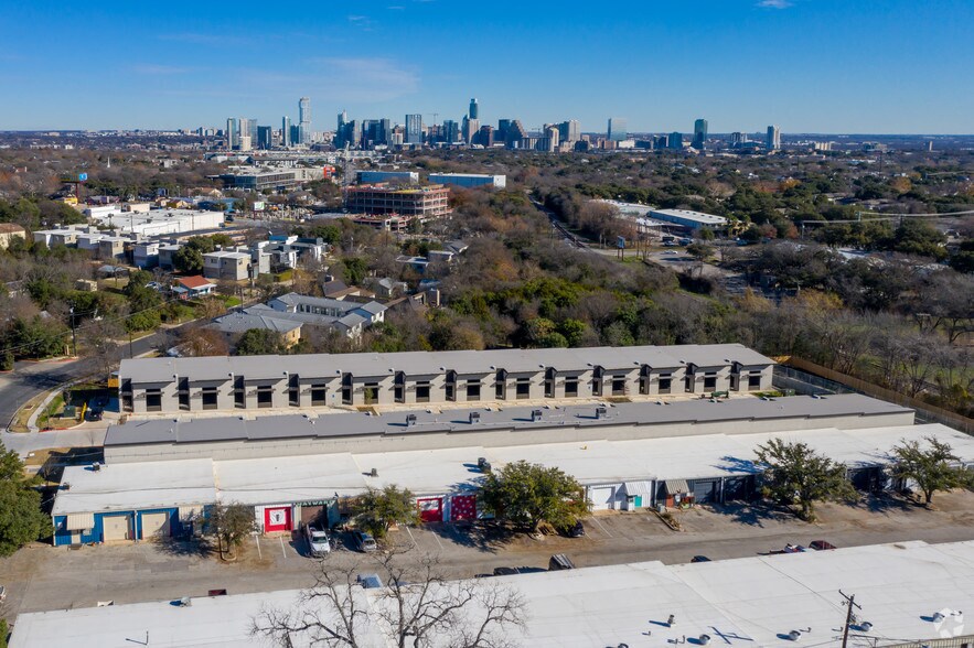 More Photos Of 2307 Thornton Rd, Austin Flex For Lease