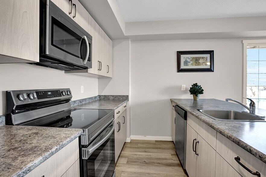 More Photos Of 1175 Pasqua St, Regina Apartments For Sale