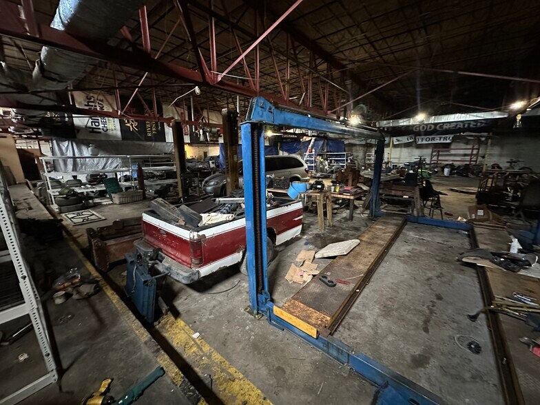 More Photos Of 2211 Windsor St, Chattanooga Service For Sale