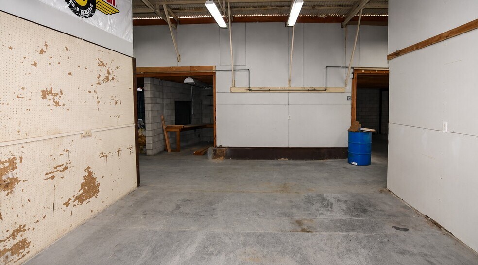 More Photos Of 35633 Highway 66, Daggett Warehouse For Sale