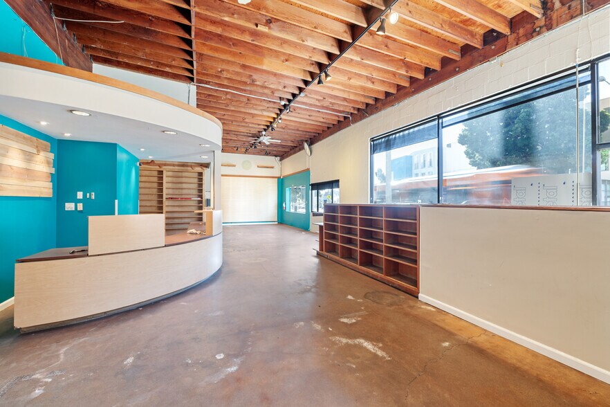 More Photos Of 2215 Main St, Santa Monica Freestanding For Lease