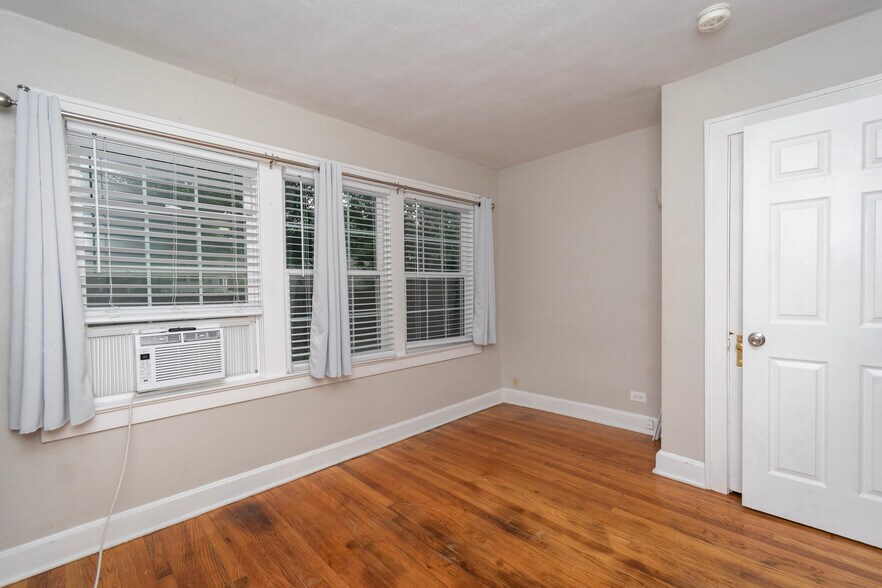 More Photos Of 5331 Charlotte St, Kansas City Apartments For Sale