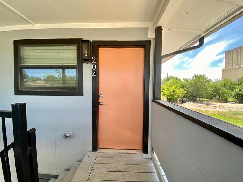 More Photos Of 4400 San Jacinto St, Dallas Multifamily For Sale