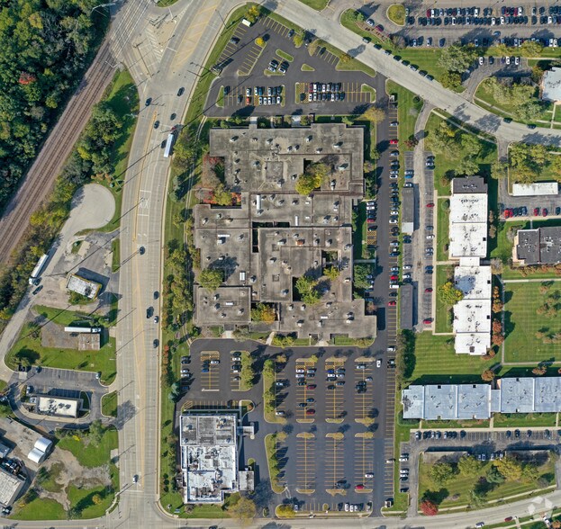 More Photos Of 1204-1332 W Northwest Hwy, Palatine Office For Lease