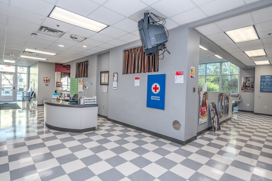 More Photos Of 5015 Woods Crossing Rd, Montgomery Office For Sale