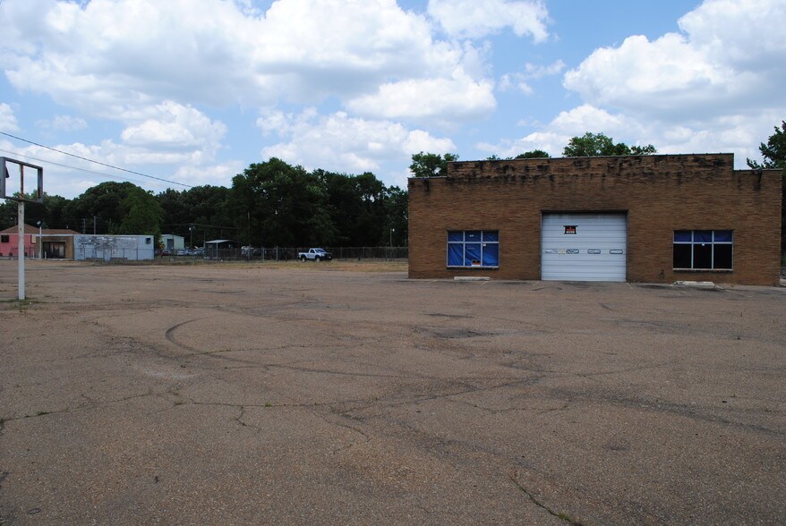 Primary Photo Of 2600 Medgar Evers Blvd, Jackson Auto Repair For Sale