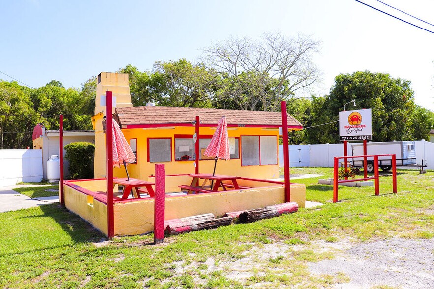 More Photos Of 4410 38th Ave, Vero Beach Multifamily For Sale