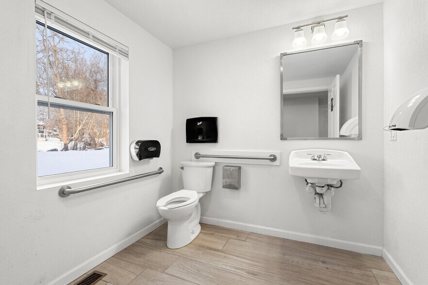 More Photos Of 249 W Main St, Avon Office For Lease