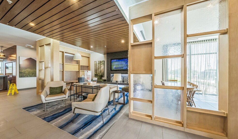 More Photos Of 409 N Clark Rd, Cedar Hill Hotel For Sale