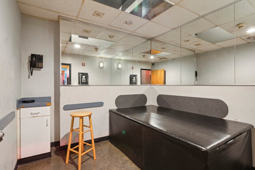 More Photos Of 1900 S Christopher Columbus Blvd, Philadelphia Freestanding For Sale