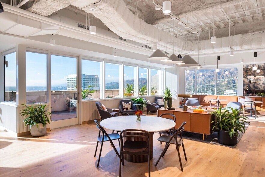 More Photos Of 500 N Brand Blvd, Glendale Coworking Space