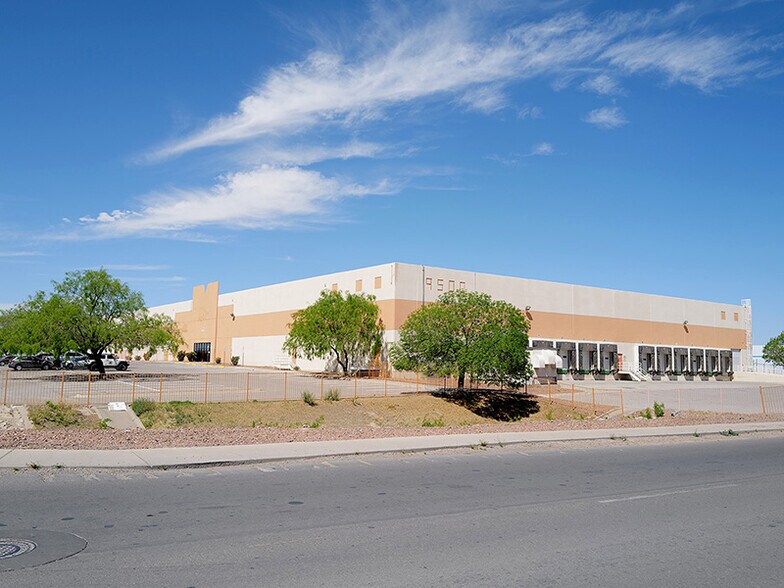 Primary Photo Of 9500 Plaza Cir, El Paso Warehouse For Lease