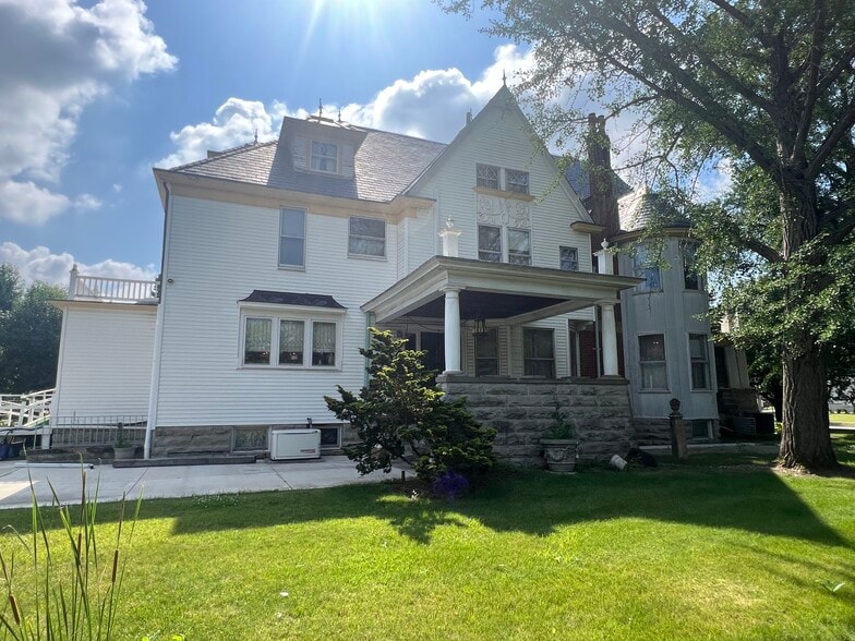 More Photos Of 364 E Church St, Marion Multifamily For Sale