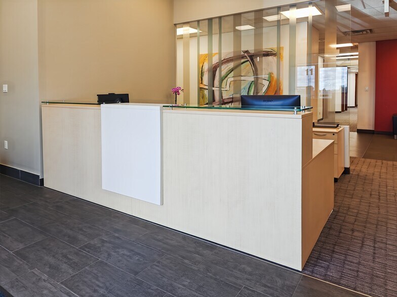 More Photos Of 1155 N Service Rd W, Oakville Coworking Space