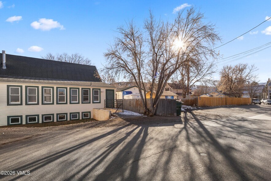 More Photos Of 215 Capitol Street, Eagle Land For Sale