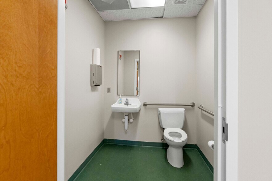 More Photos Of 19701 Bethel Church Rd, Cornelius Office For Sale