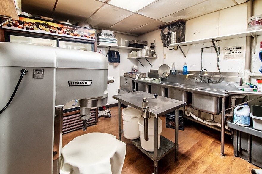 More Photos Of 134 S Main St, Oregon Restaurant For Sale