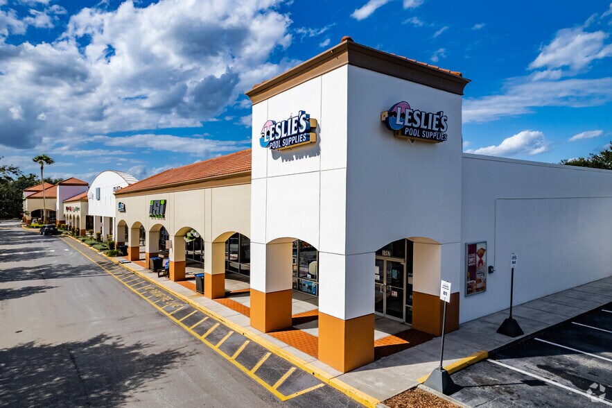 More Photos Of 1921-1987 S Alafaya Trl, Orlando Unknown For Lease