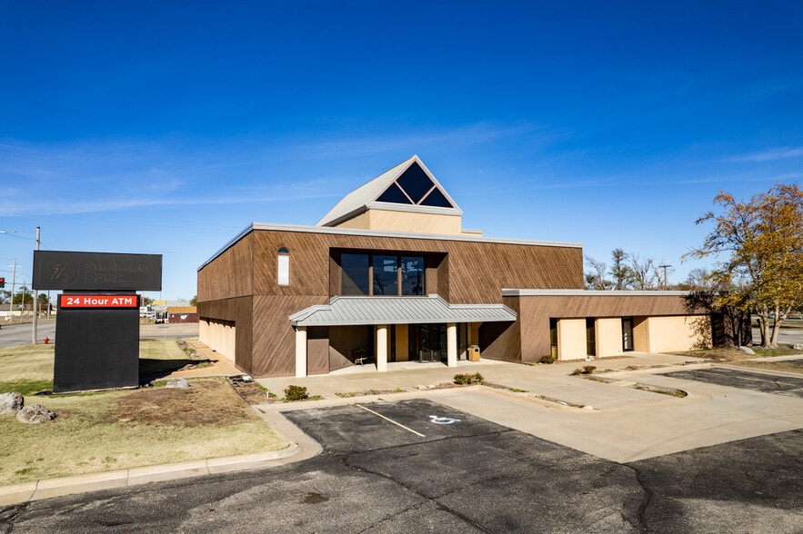 Primary Photo Of 524 N Main St, South Hutchinson Bank For Sale