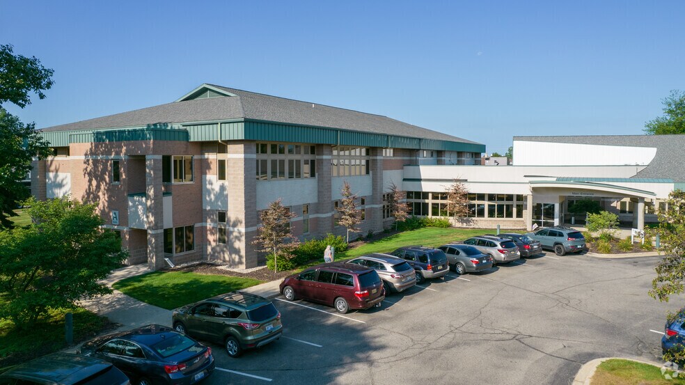 More Photos Of 3235-3299 N Wellness Dr, Holland Medical For Lease