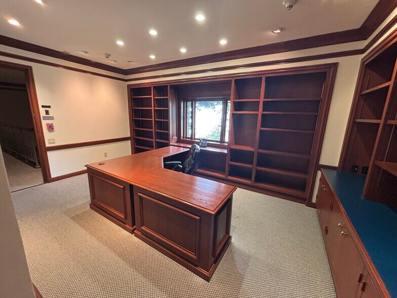 More Photos Of 1134 Kline St, La Jolla Public Library For Lease