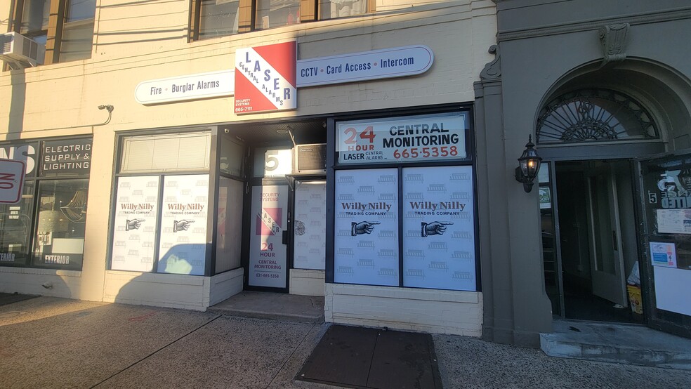 More Photos Of 5 Fifth Ave, Bay Shore Office For Lease