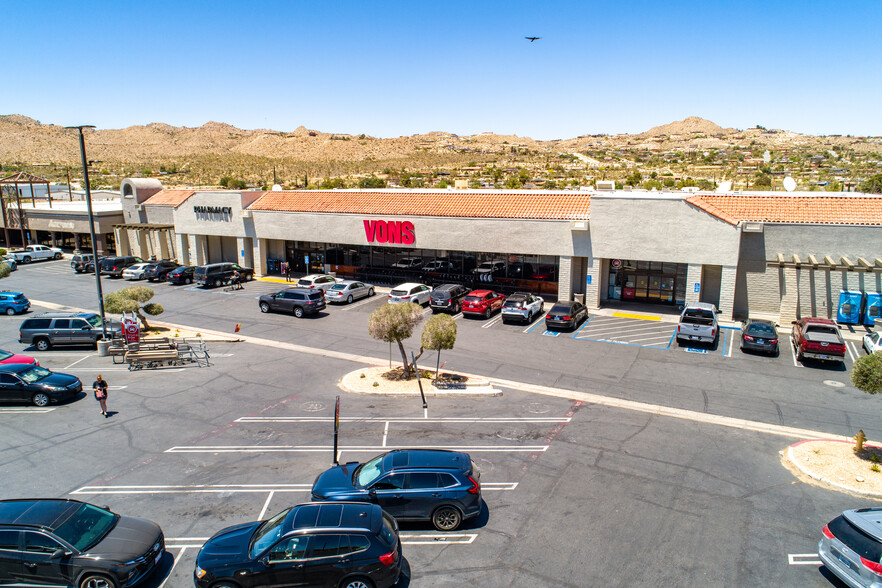 Primary Photo Of Vons Supermarket, Yucca Valley Supermarket For Sale