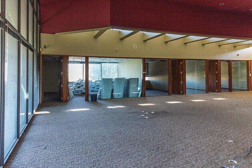 More Photos Of 3200 E Memorial Rd, Edmond Medical For Sale