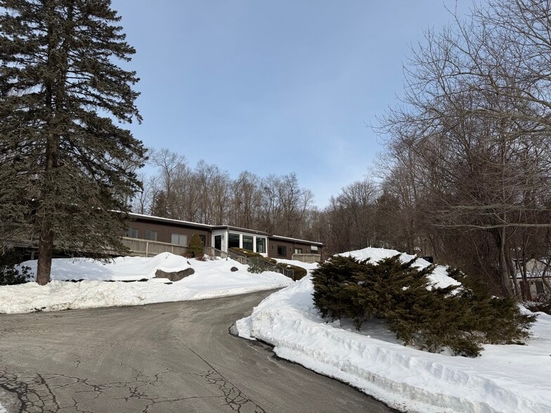 More Photos Of 9 Brookside Rd, Redding Showroom For Sale