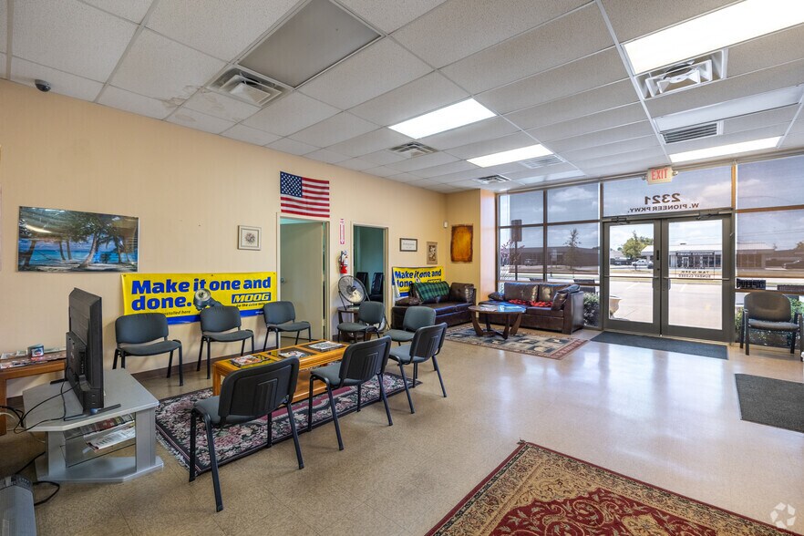 More Photos Of 2321 W Pioneer Pky, Pantego Industrial For Sale