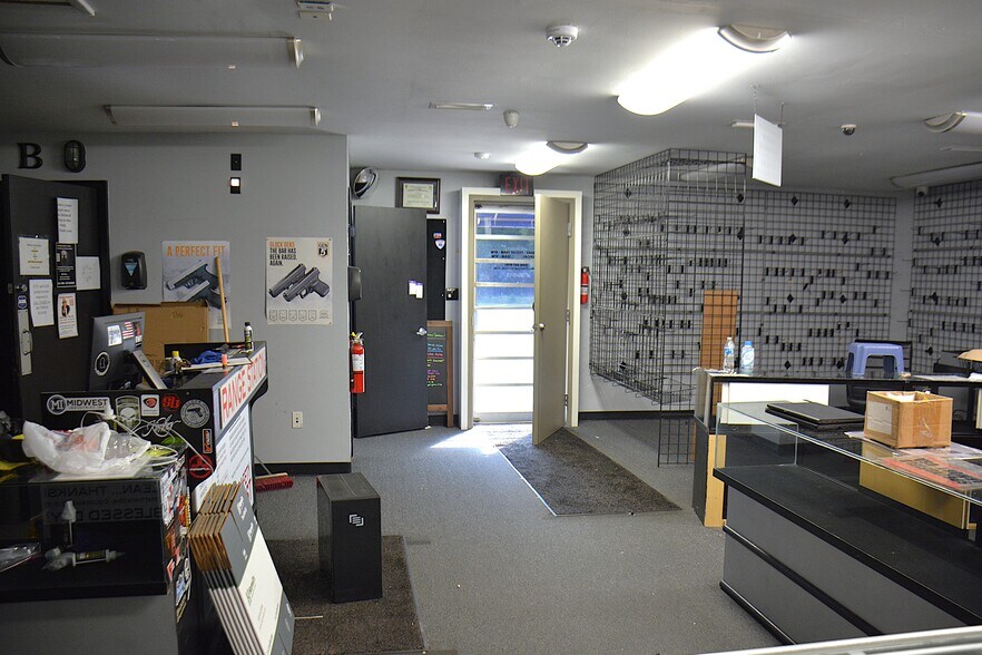 More Photos Of 43 County Road 17, Enterprise Showroom For Sale