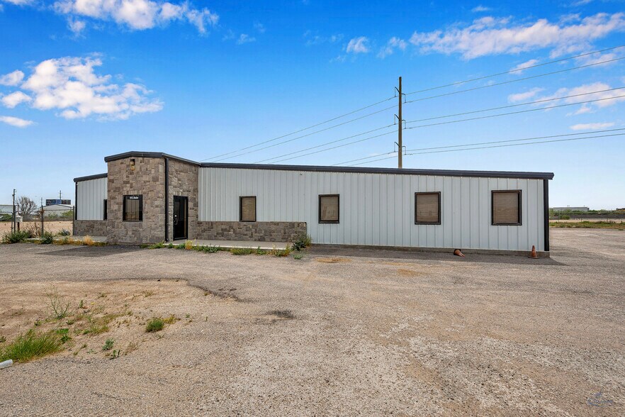 More Photos Of 1010 S Meadow Ave, Odessa Warehouse For Sale