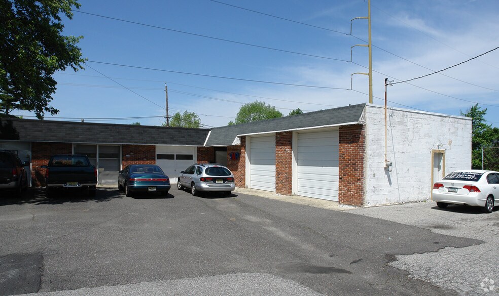 More Photos Of 1010 Rose Ave, Runnemede Flex For Sale