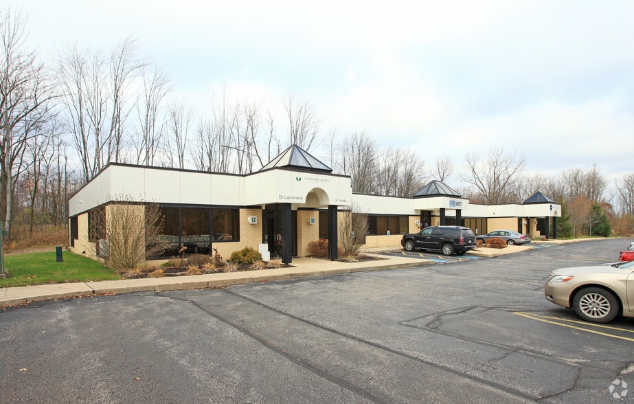 Primary Photo Of 19250 E Bagley Rd, Cleveland Medical For Lease